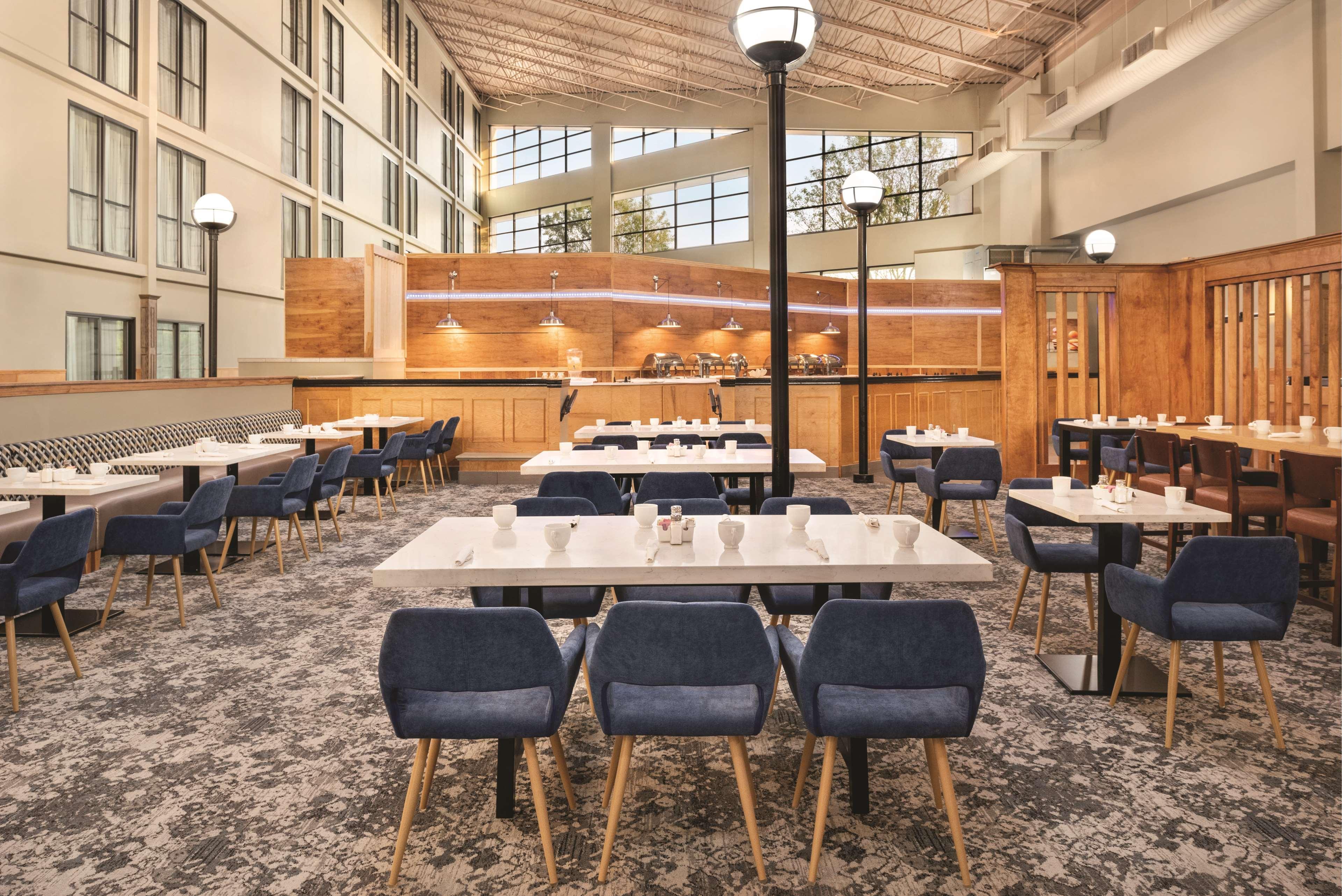 Wyndham Garden Conference Center Champaign - Urbana Exterior foto