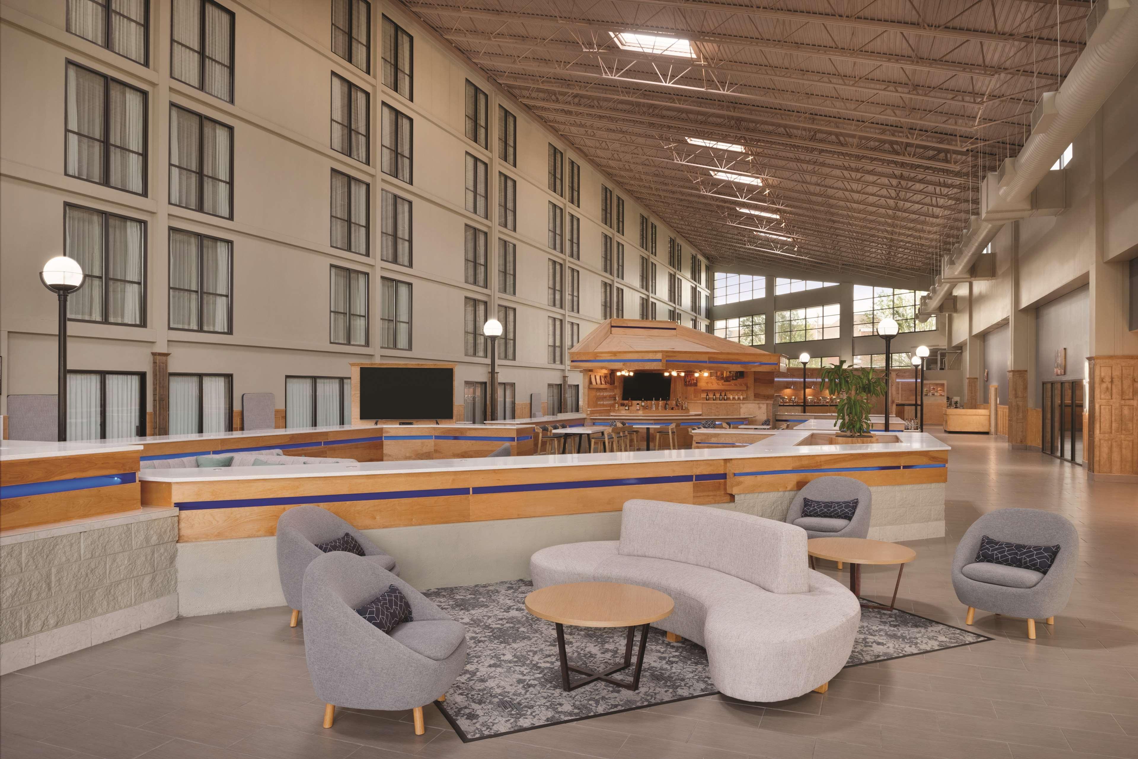 Wyndham Garden Conference Center Champaign - Urbana Exterior foto